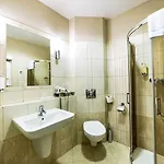 Hotel Sobienie Krolewskie 4*
