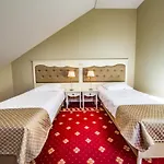 Sobienie Krolewskie Hotel Sobienie Szlacheckie