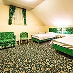 Sobienie Królewskie 4*