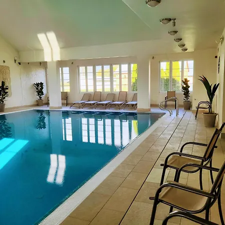 Hotel Sobienie Królewskie 4*