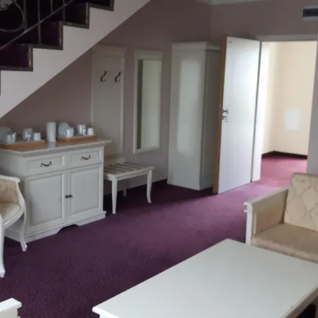 Sobienie Krolewskie Hotel