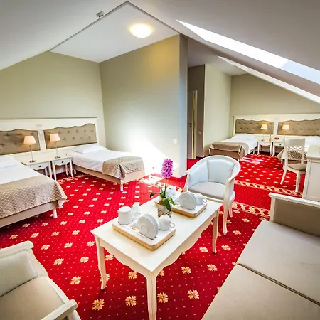 Sobienie Krolewskie 4* Sobienie Szlacheckie