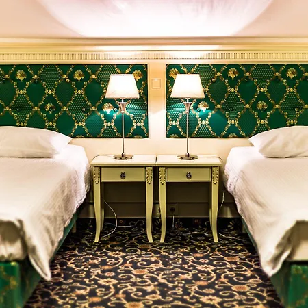 Отель Sobienie Krolewskie 4*