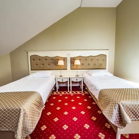 Sobienie Krolewskie Hotel Sobienie Szlacheckie