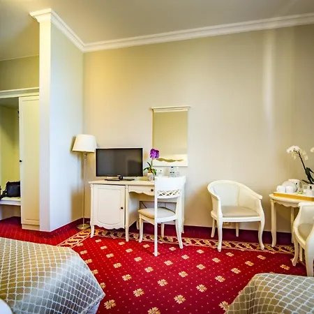 Sobienie Krolewskie Resort 4*