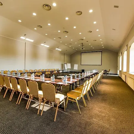 Sobienie Krolewskie 4* Sobienie Szlacheckie