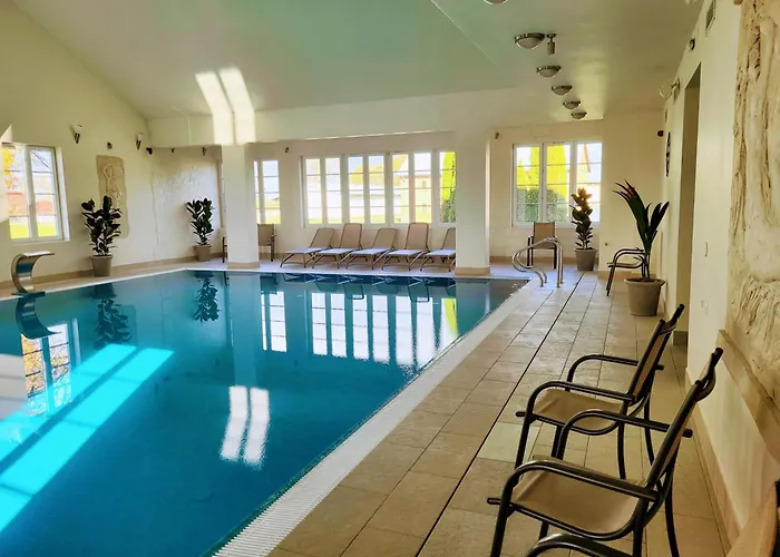 Hotel Sobienie Królewskie 4*