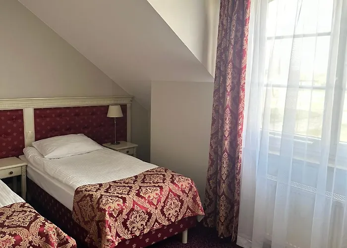 Sobienie Królewskie 4* Sobienie Szlacheckie