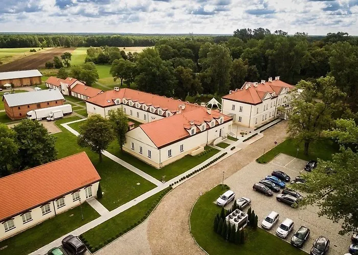 Sobienie Krolewskie 4* Sobienie Szlacheckie